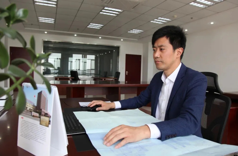 海安名匠丨江蘇鵬飛集團(tuán)股份有限公司設(shè)計(jì)中心主任，高級(jí)工程師、高級(jí)技師李曉平